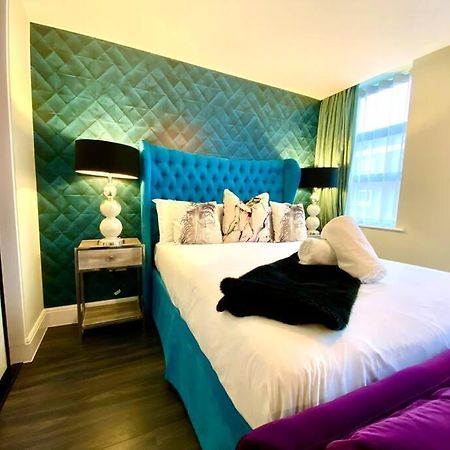 Stunning Apartment Suite - Free Parking & Wifi! Poole Extérieur photo