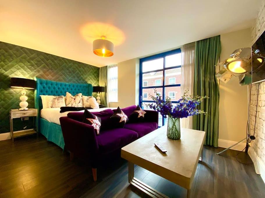 Stunning Apartment Suite - Free Parking & Wifi! Poole Extérieur photo