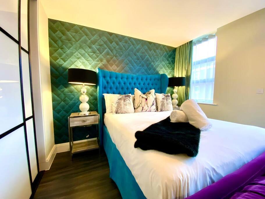 Stunning Apartment Suite - Free Parking & Wifi! Poole Extérieur photo
